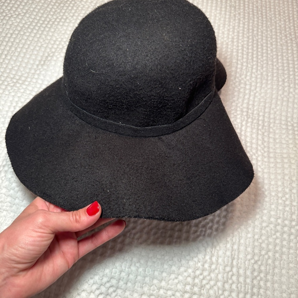 Black Sunhat - Picture 3 of 3